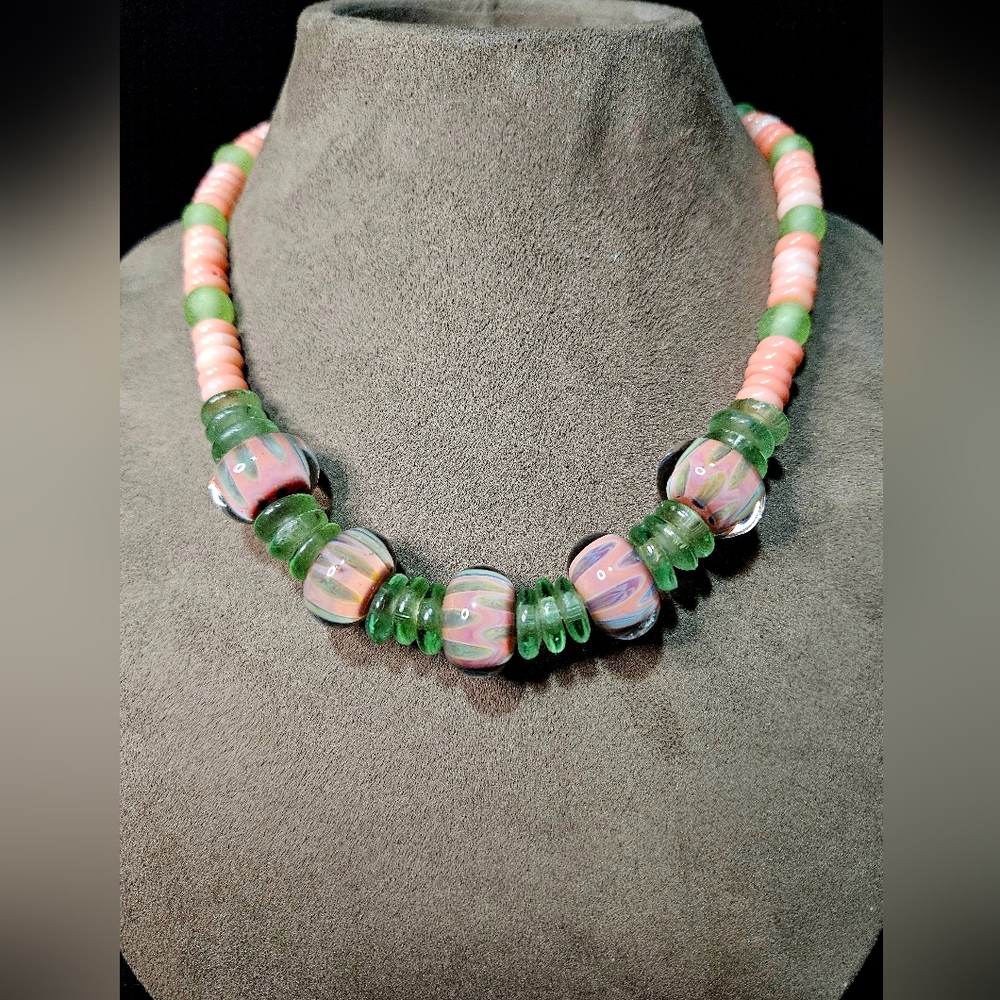 SAKI Green and Pink Beaded Necklace